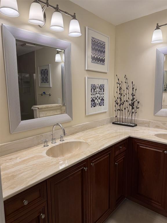 Building Photo - 240 West End Dr