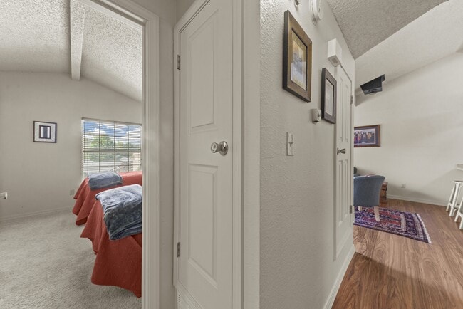 Building Photo - 101 Racquet Dr