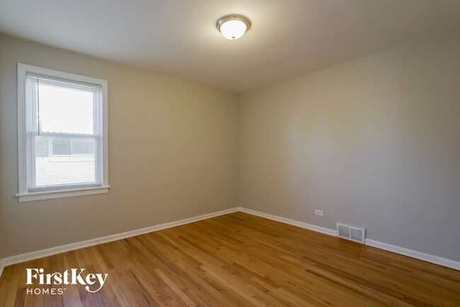 Building Photo - 4033 Gremley Ave