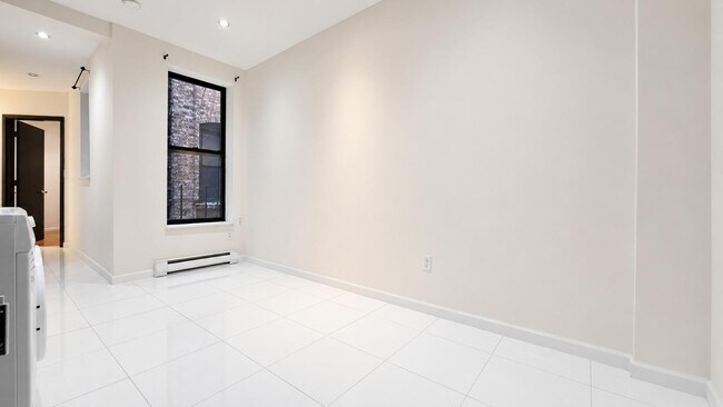 Building Photo - 342 Manhattan Ave
