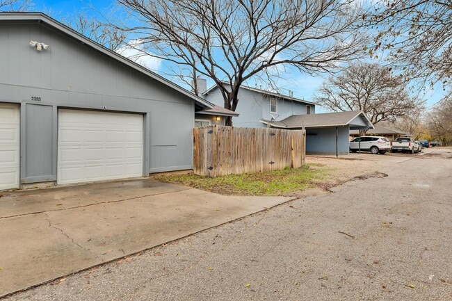 Building Photo - 2203 E Stassney Ln