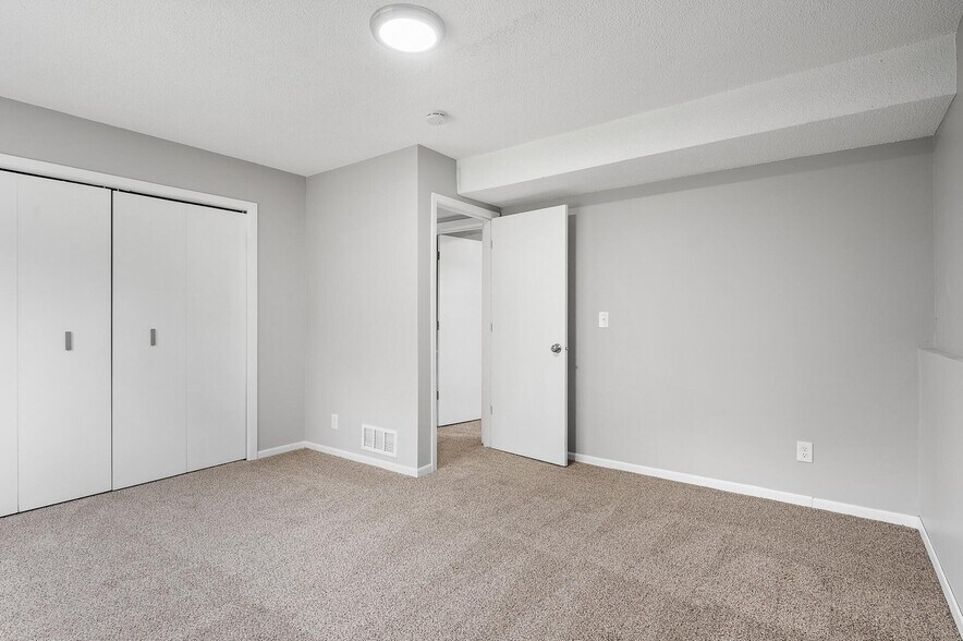 Building Photo - 5801 Covington Ter