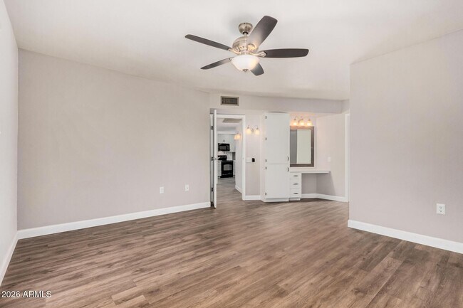 Building Photo - 16635 N 103rd Ave