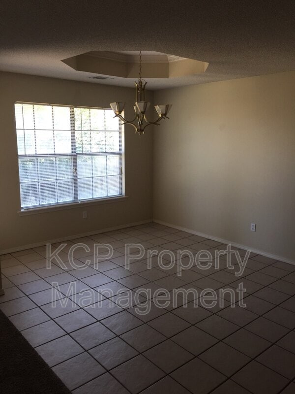 Building Photo - 305 Northridge Dr