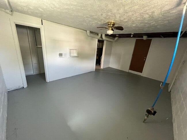 Building Photo - 4819 Wirt St