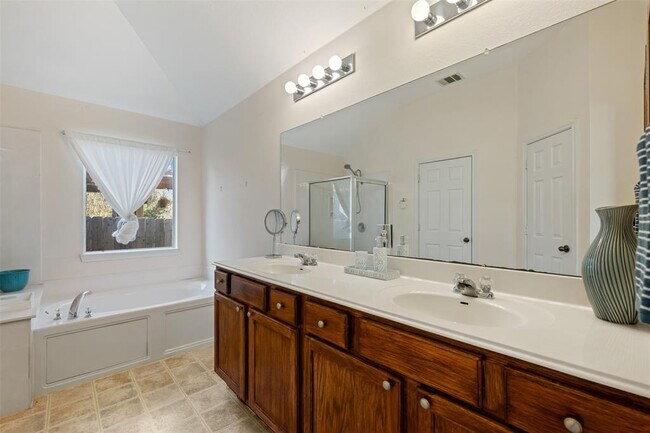 Building Photo - 221 Stone Crest Blvd