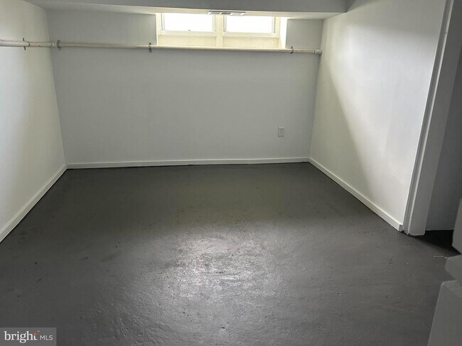 Building Photo - 126 Fronefield Ave