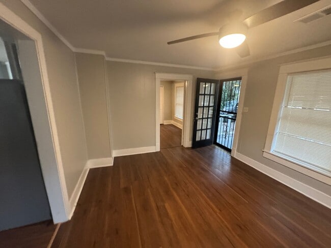 Building Photo - 805 Brower St