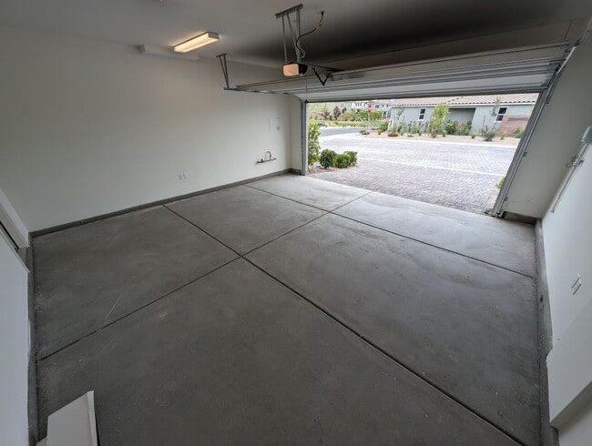 Building Photo - 10795 Gentle Crst Ave