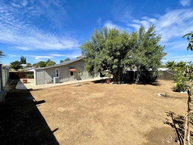 Building Photo - Harvest Way East