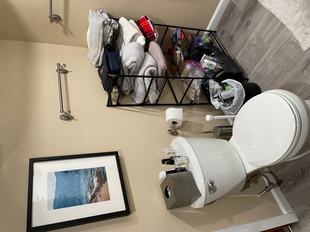 Building Photo - 5435 Fifth Ave