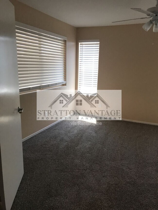 Building Photo - 8201 W Pima St