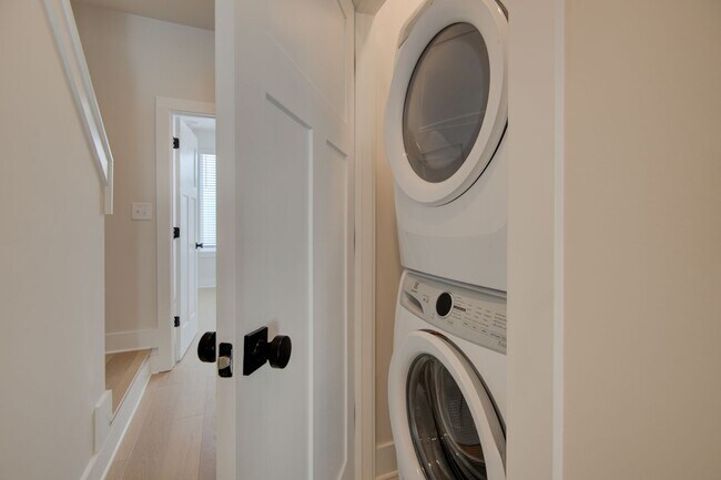 Building Photo - COMING SOON! Modern End-Unit Living Near Uptown | Rooftop Terrace + Tandem Garage