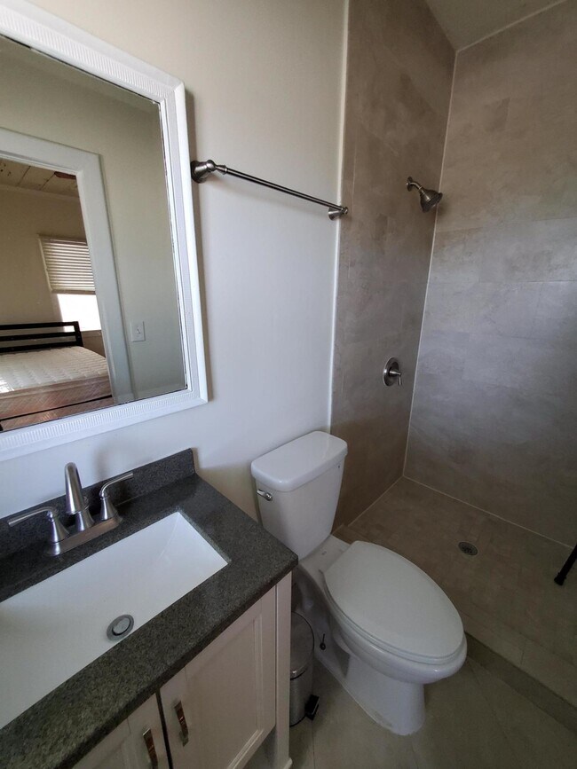 Building Photo - 301 Central Dr