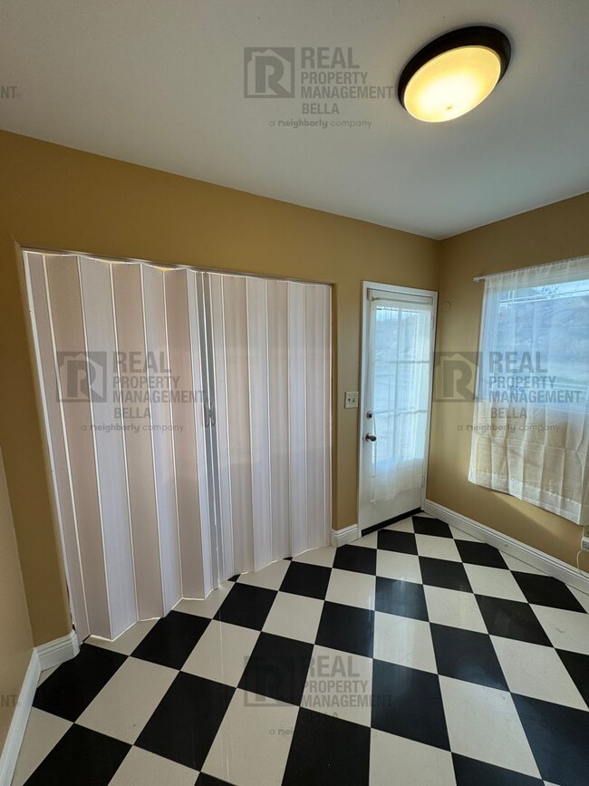 Building Photo - 1188 Witt St