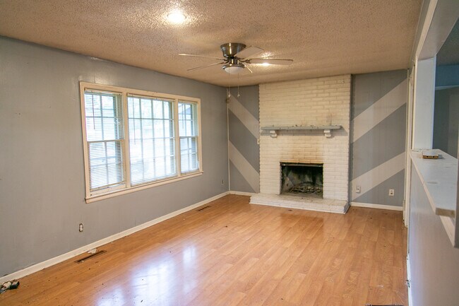 Building Photo - 9709 Bennington Ave