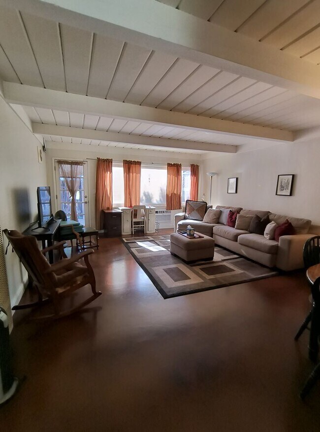 Building Photo - SHORT TERM RENTAL! Fully Furnished and Mov...