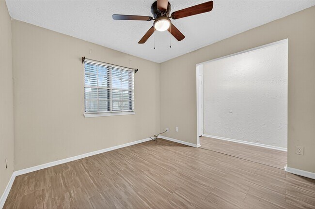 Building Photo - 6822 Dusty Dawn Dr