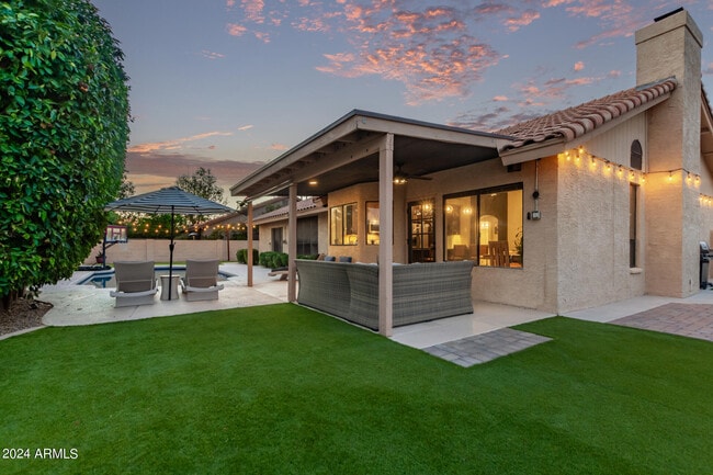 Building Photo - 2555 N Tamarisk St