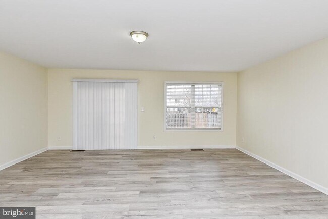 Building Photo - 24 Sanford Dr