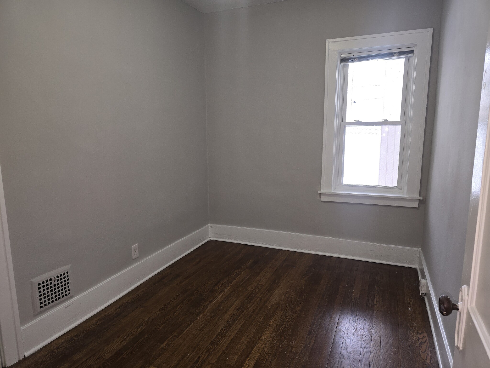 Building Photo - 1026 Lakepointe St