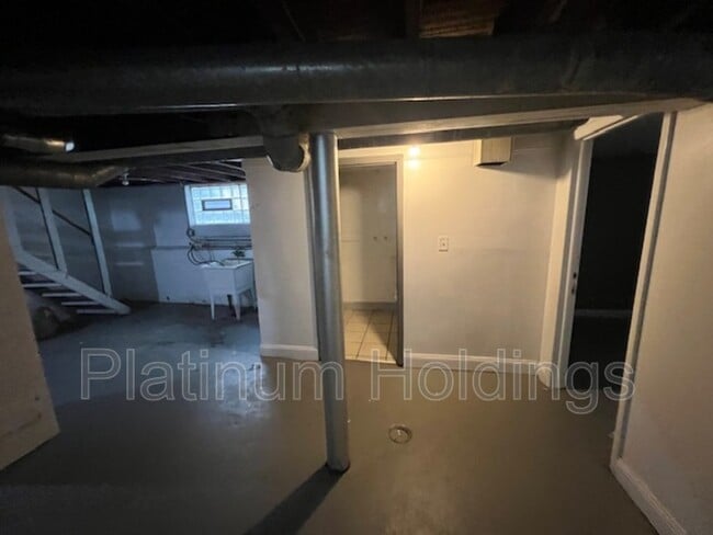 Building Photo - 4898 E 95th St