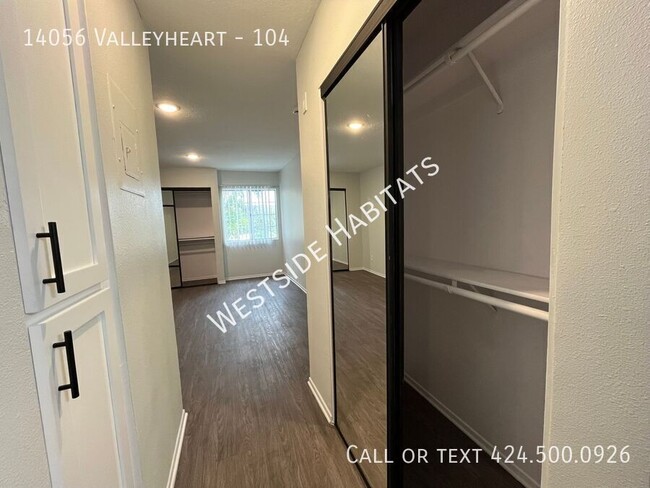 Building Photo - 14056 Valleyheart Dr