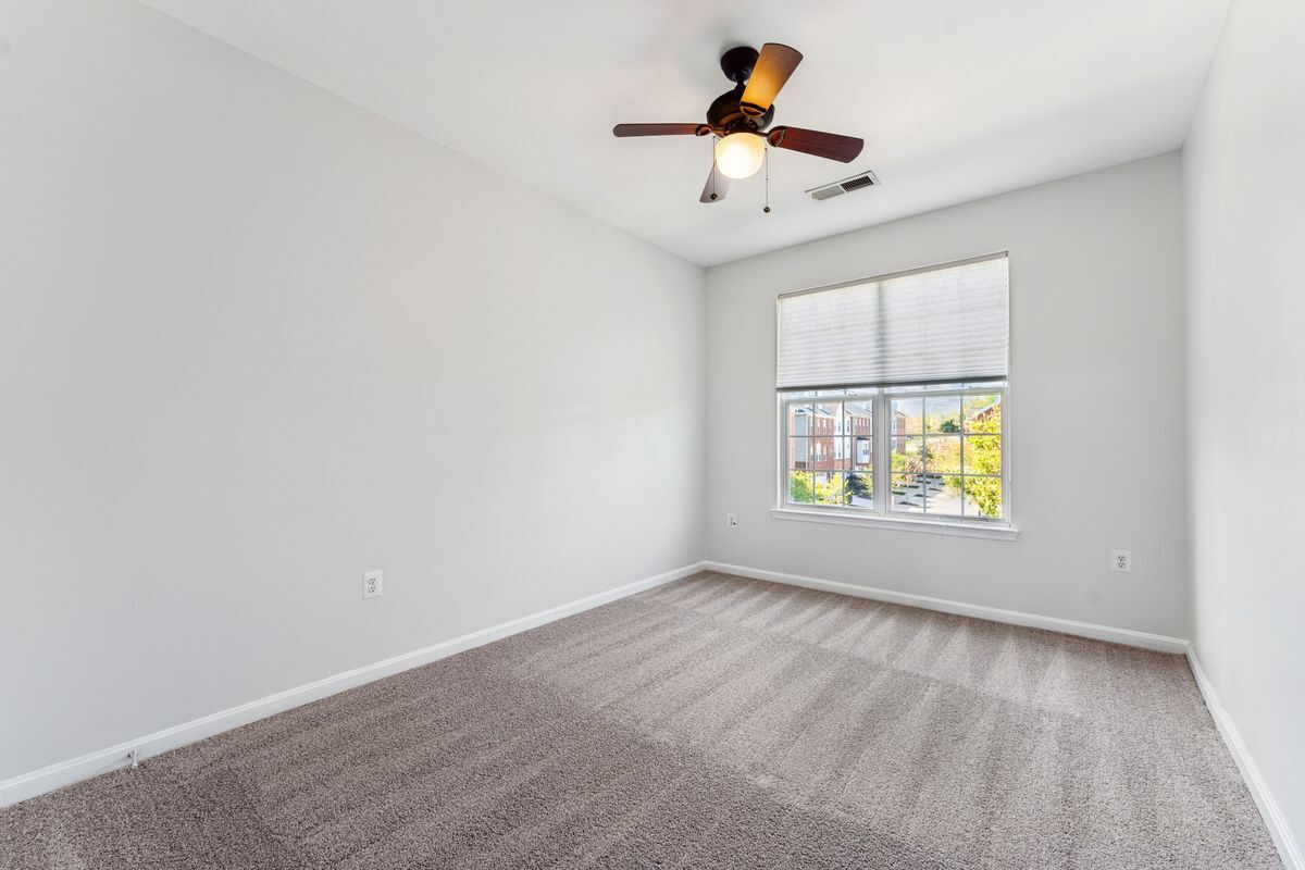 Building Photo - 4229 Talmadge Cir