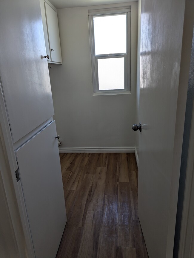 Laundry area hookups - 2960 W 235th St