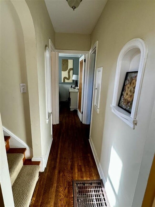 Building Photo - Adorable Home For Rent!