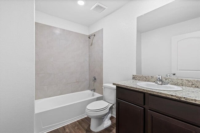 Building Photo - 625 Riverdale Dr