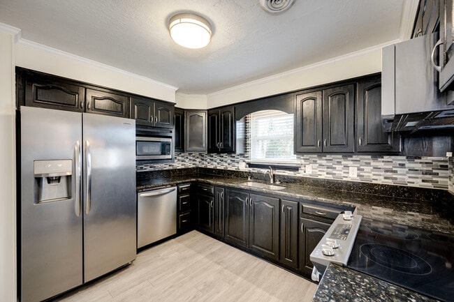 Building Photo - 115 Sunnywood Dr