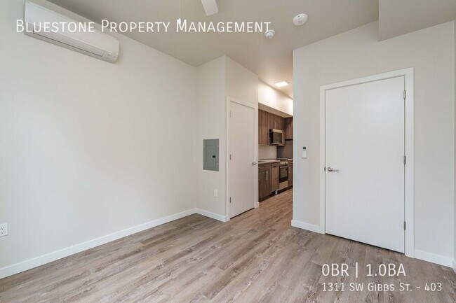 Building Photo - 1311 SW Gibbs St