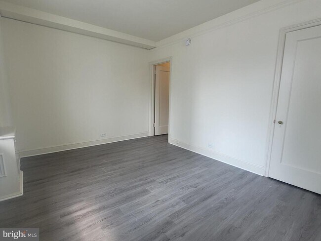 Building Photo - 2031 Locust St