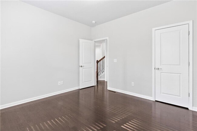 Building Photo - 1838 Lakeview Bend Way