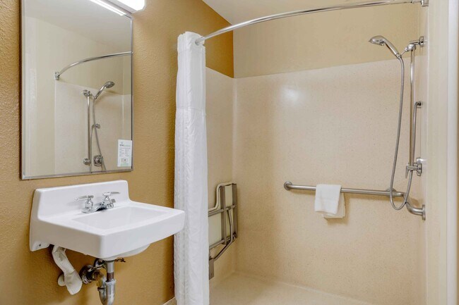 Building Photo - Furnished Studio-Atlanta - Norcross - Peachtree Corners