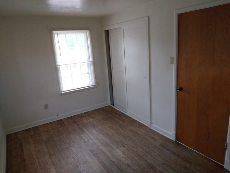 Building Photo - 1230 Harding Ave