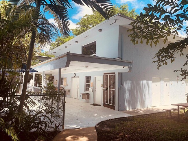 Building Photo - 5605 SW 80th St