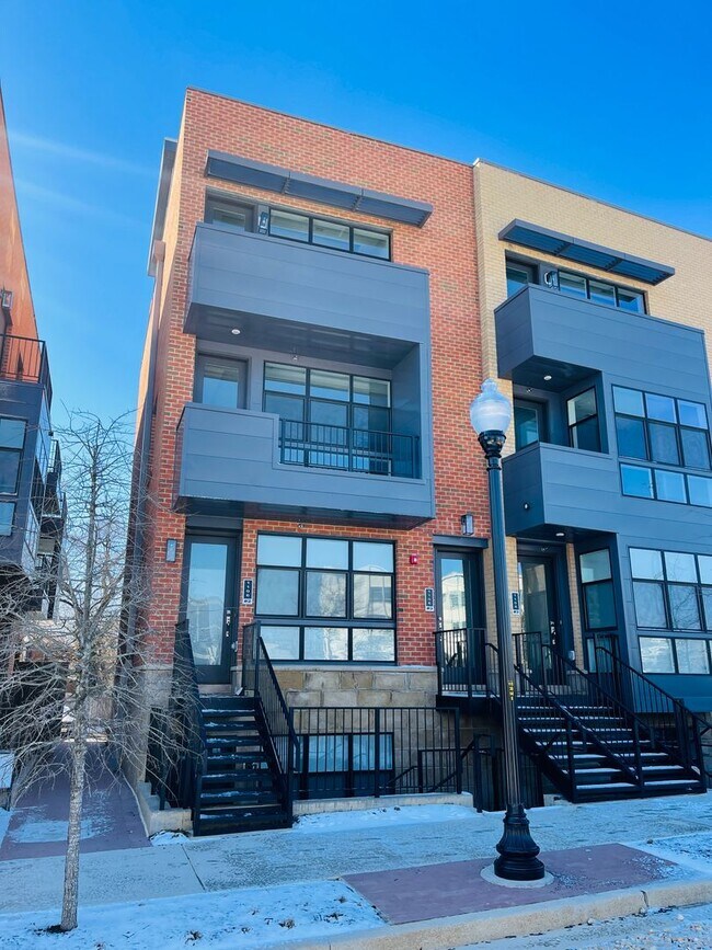 Building Photo - MINUTES TO PENTAGON - MODERN ARLINGTON CONDO