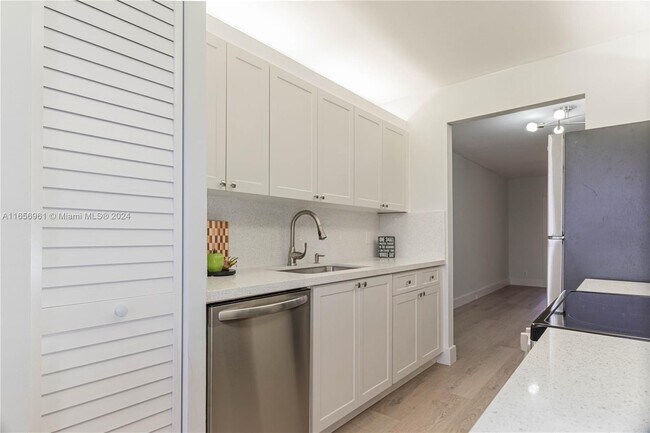 Building Photo - 1300 SW 124th Terrace