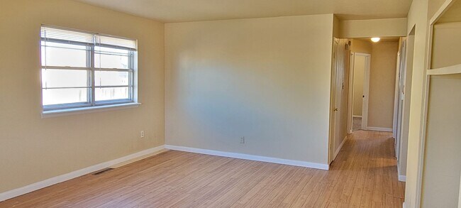 Building Photo - 2909 Hockenhull Ave