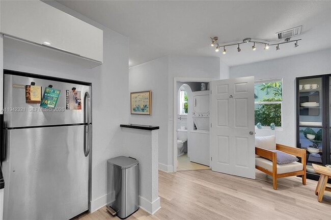 Building Photo - 618 86th St