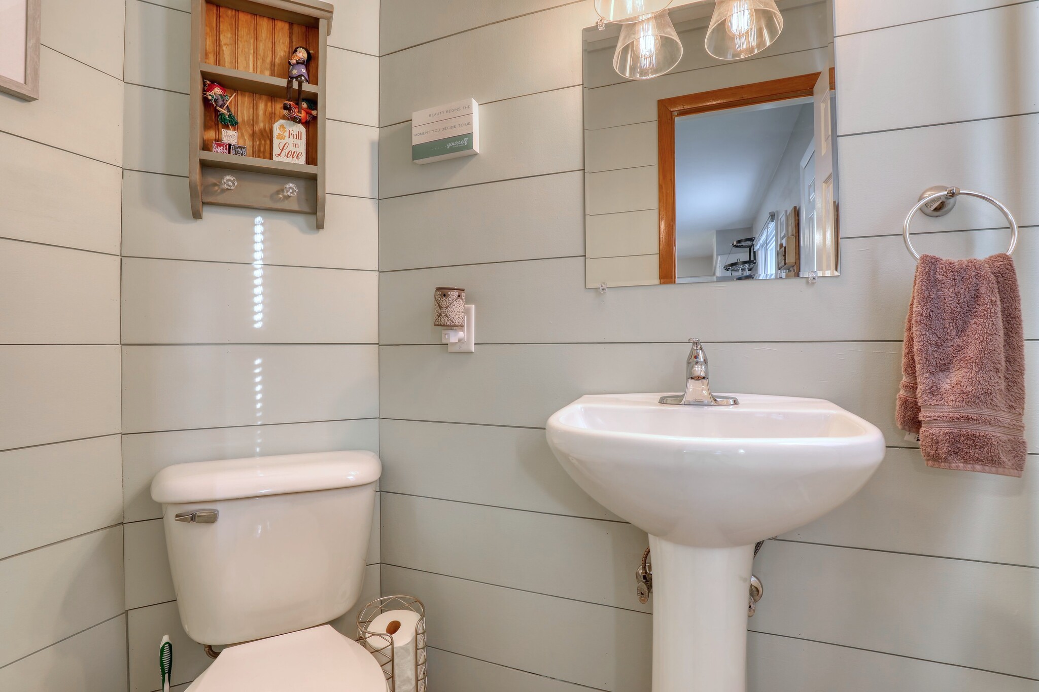 half bath - 11918 W Dearbourn Ave