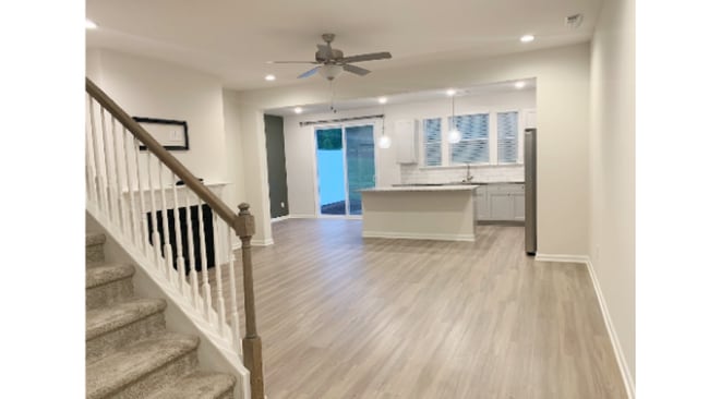 Building Photo - 612 Creekway Dr