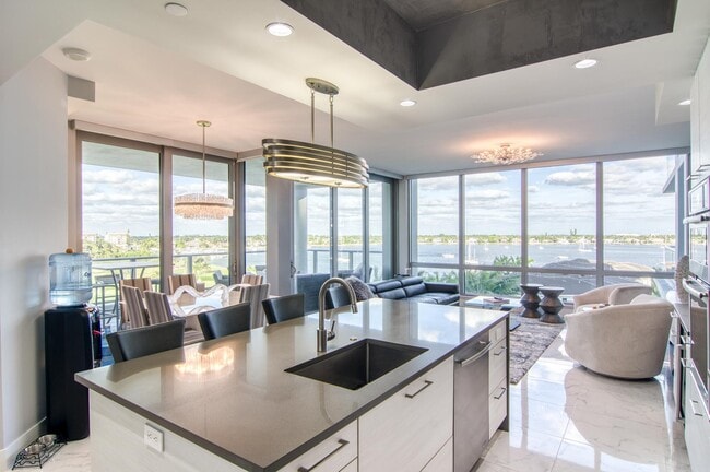 Building Photo - 1 Water Clb Wy