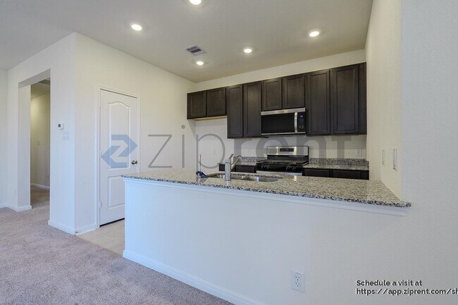 Building Photo - 2823 Lyra Ct
