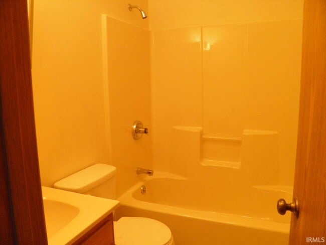 Building Photo - 5217 Raubs Ln