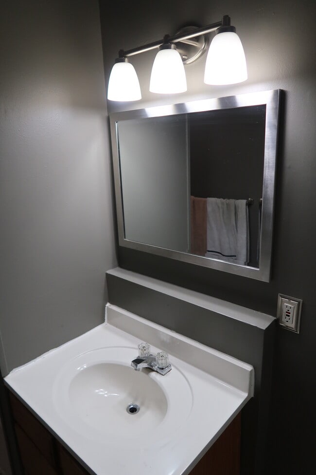 Building Photo - 1515-1517 Summit Street