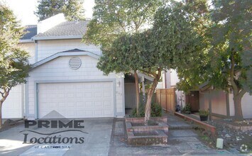 Building Photo - Best Value Roseville duet Townhome