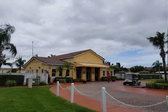 Building Photo - 1666 SE 27th Ct